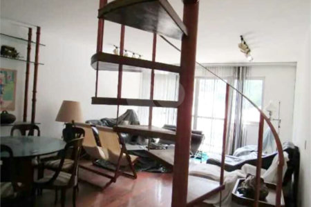 Cobertura à venda com 4 quartos, sendo 1 suíte, em Cosme Velho, Rio de Janeiro, RJ