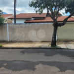 Casa à venda com 3 quartos, sendo 1 suíte, em Parque Laranjeiras, Araraquara, SP