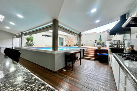 Casa à venda com 4 suítes em Vila Mazarino, Itapetininga, SP