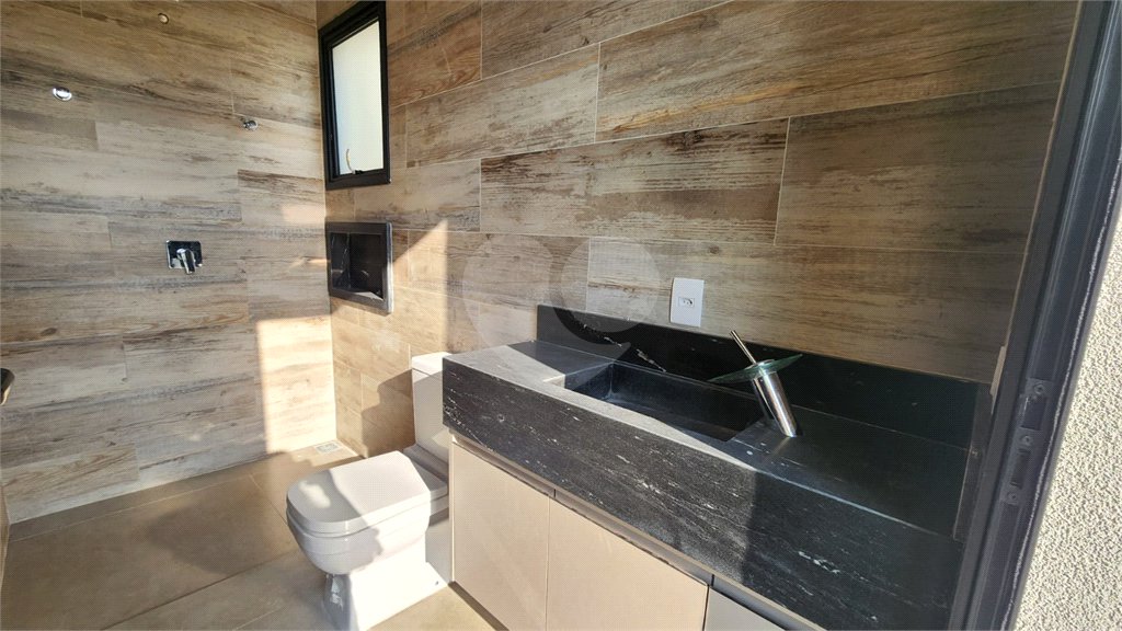 Casa à venda com 3 suítes no condomínio Santa Isabel I, Louveira - SP