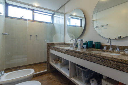 Apartamento à venda com 4 quartos, sendo 3 suítes, em Campo Belo, São Paulo, SP