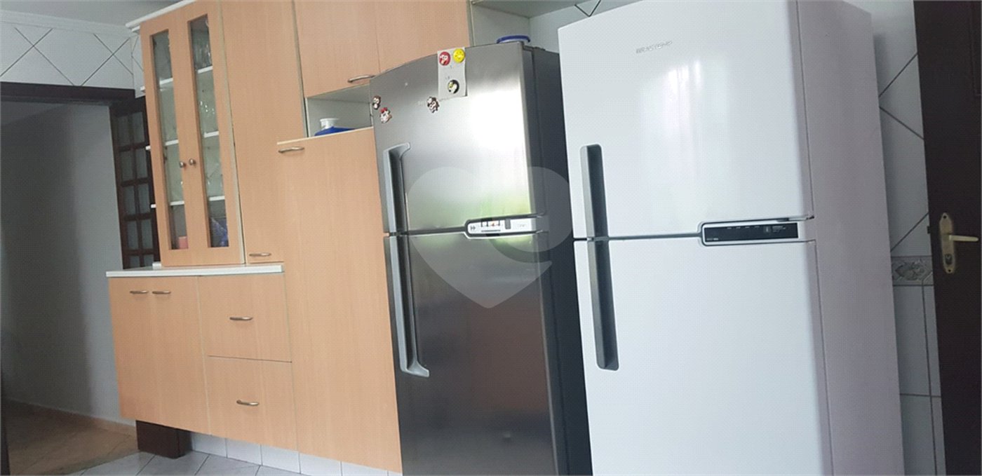 Sobrado à venda com 3 quartos, sendo 1 suíte, em Vila Vitório Mazzei, São Paulo, SP