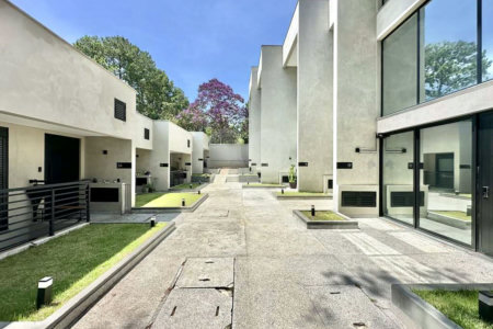 Casa à venda com 2 suítes no condomínio Gran Loft, Cotia - SP
