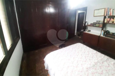 Sobrado à venda com 5 quartos, sendo 1 suíte, em Jardim Sabará, São Paulo, SP