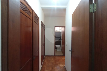 Casa à venda com 4 quartos, sendo 3 suítes,  no Centro, Itapetininga, SP