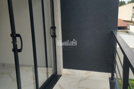 Sobrado à venda ou para alugar com 3 suítes em Jardim do Lago, Atibaia, SP