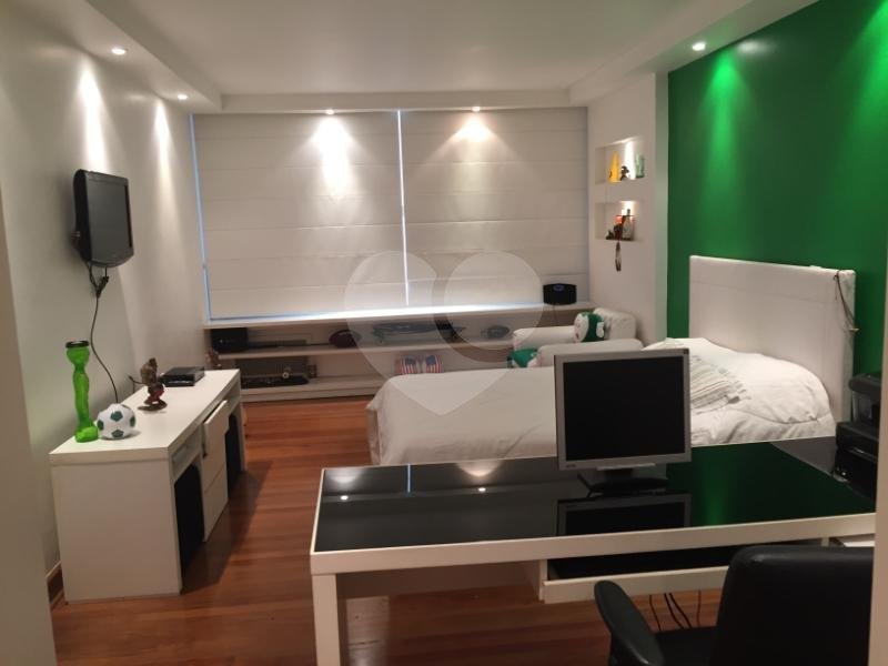 Casa à venda com 4 suítes em Alto da Boa Vista, São Paulo, SP