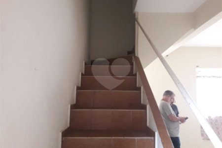 Casa Térrea à venda com 4 quartos, sendo 1 suíte, em Vila Constança, São Paulo, SP