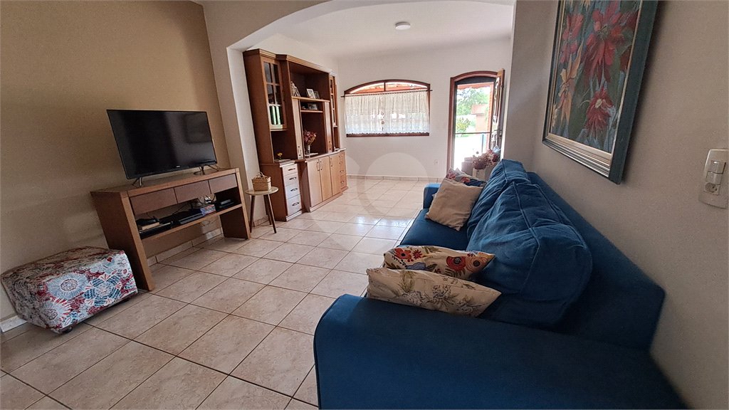Casa à venda com 3 quartos, sendo 1 suíte, no condomínio Residencial Vale das Laranjeiras, Indaiatuba - SP