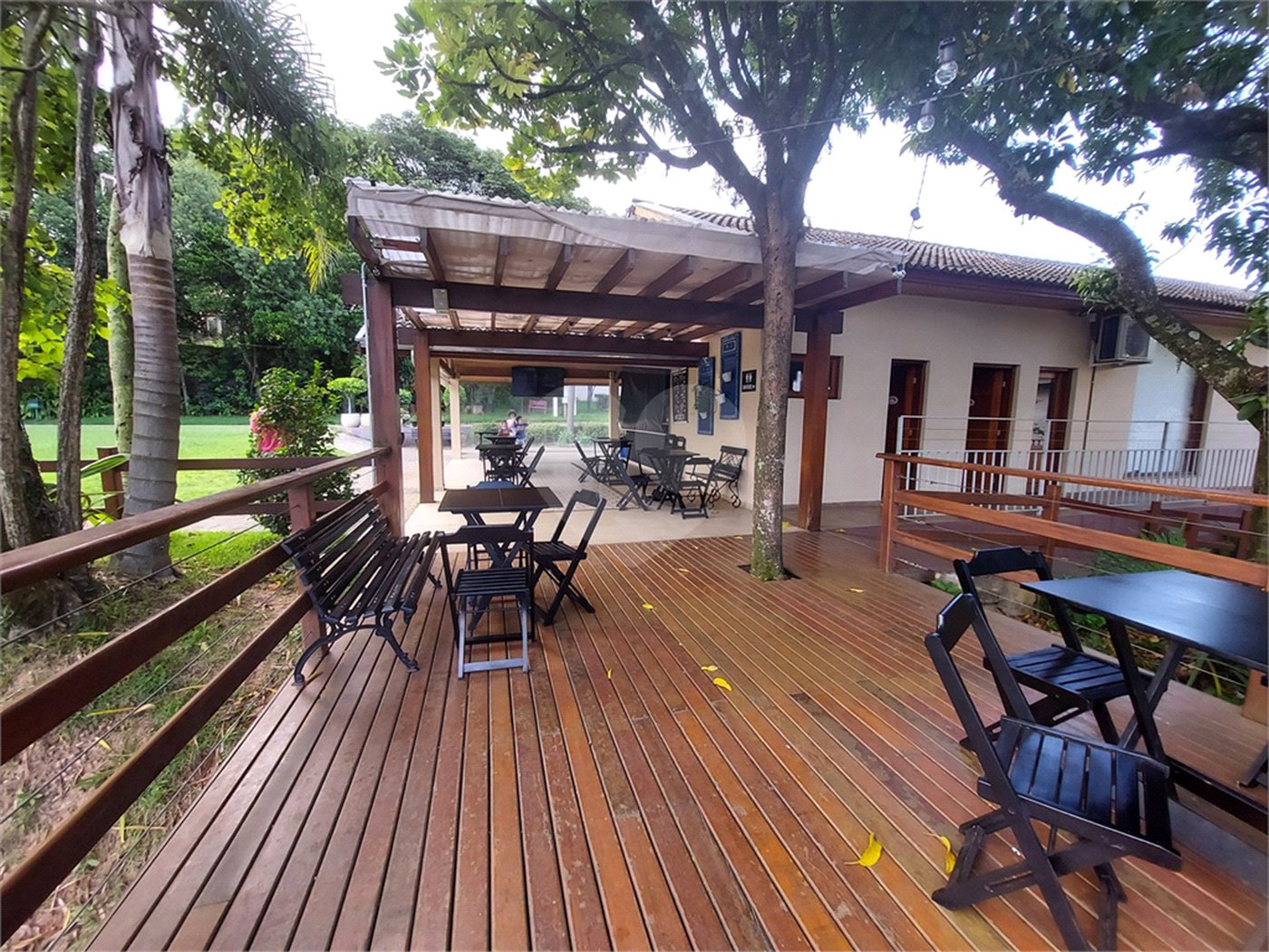 Casa à venda com 3 quartos, sendo 2 suítes, no condomínio Vinhas da Vista Alegre - Lado Café, Vinhedo - SP