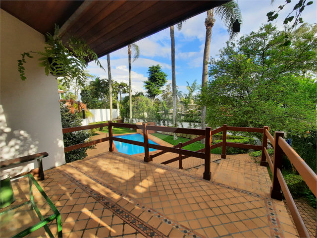 Casa à venda com 6 quartos, sendo 3 suítes,  em Morumbi, São Paulo, SP