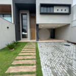 Casa à venda com 5 quartos, sendo 4 suítes, no condomínio Grand Park, Rio de Janeiro - RJ