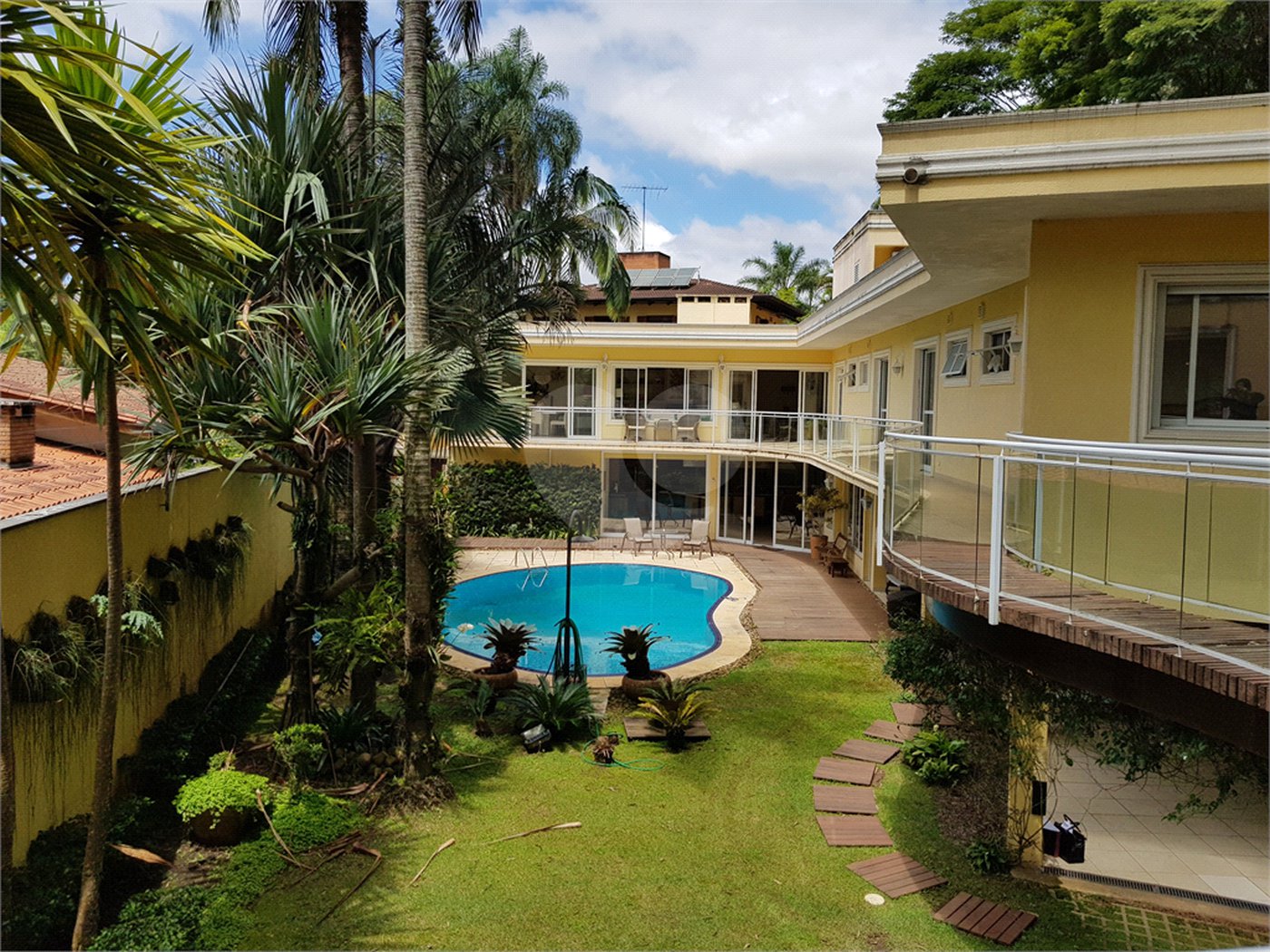Casa à venda com 5 suítes em Jardim Marajoara, São Paulo, SP