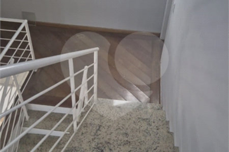 Sobrado à venda com 4 quartos, sendo 2 suítes, em Jardim Virginia Bianca, São Paulo, SP