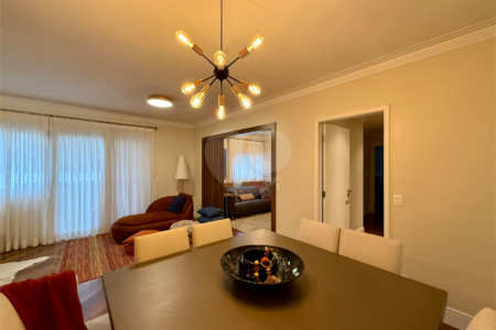 Apartamento à venda com 3 suítes em Campo Belo, São Paulo, SP