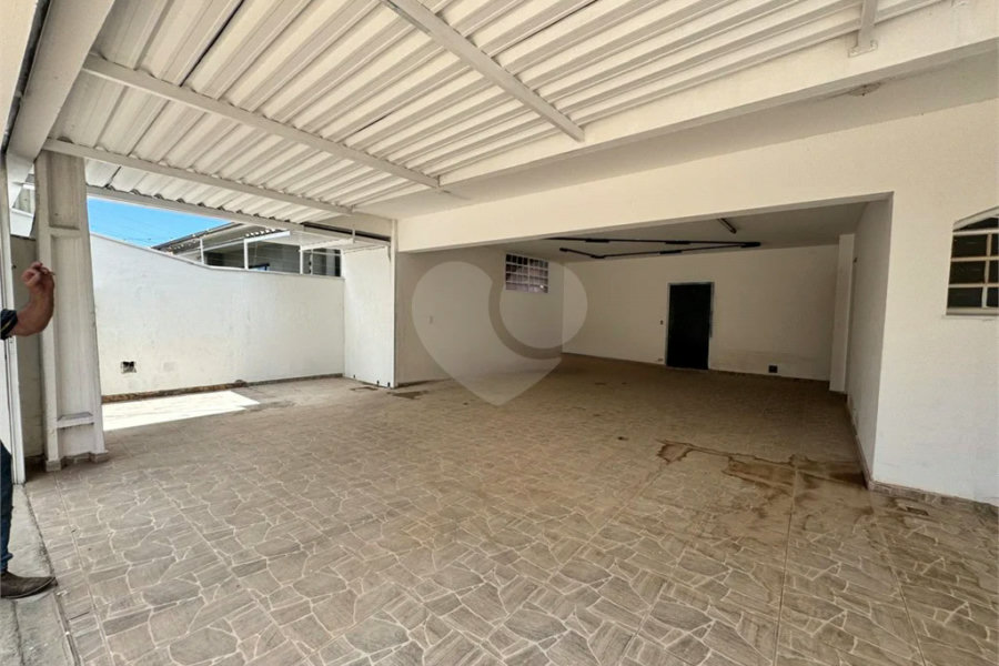 Sobrado Residencial e Comercial em Área Nobre de Piracicaba, para venda e locação.