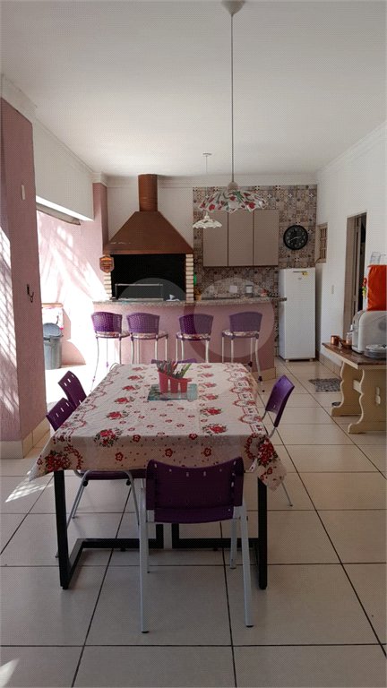 Casa à venda com 4 quartos, sendo 3 suítes, em Boa Esperança, Cuiabá, MT