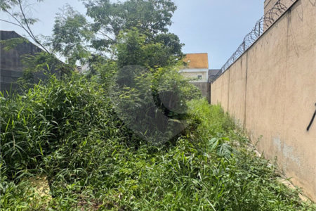 Terreno à venda em Jardim Quaresmeira, Suzano, SP
