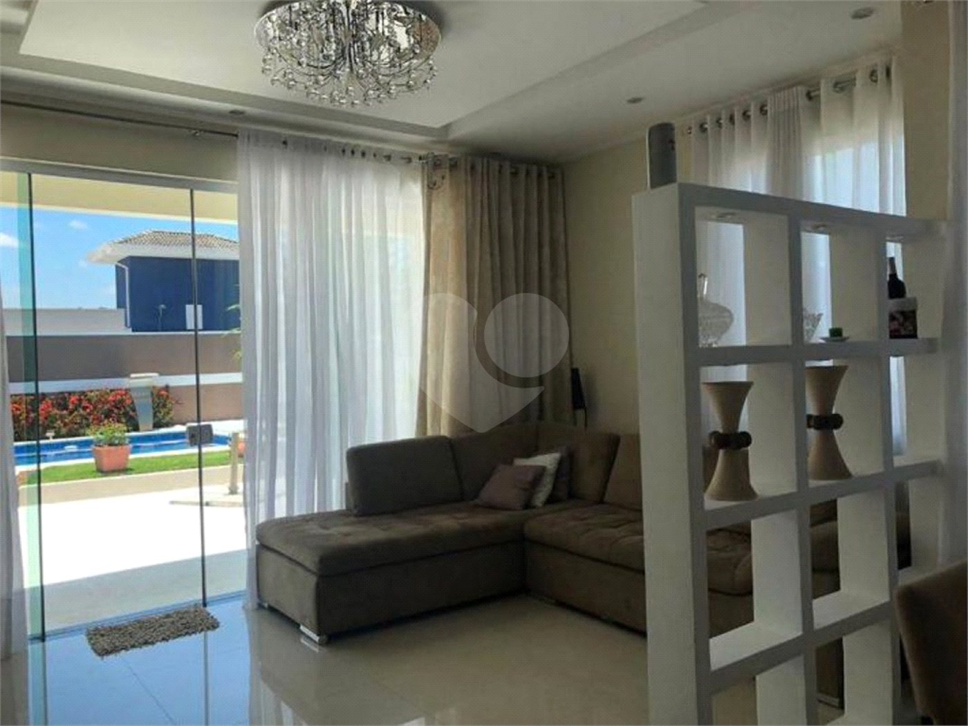 Casa à venda com 4 quartos, sendo 2 suítes, no condomínio Terras de São Francisco, Vinhedo - SP