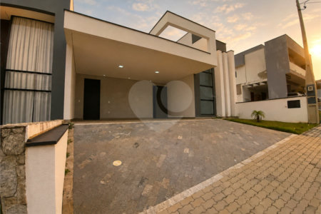 Casa à venda com 3 suítes no condomínio Renaissance, Sorocaba - SP