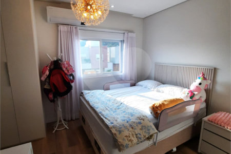 Casa à venda com 3 suítes no condomínio Ecovillagio, São Roque - SP