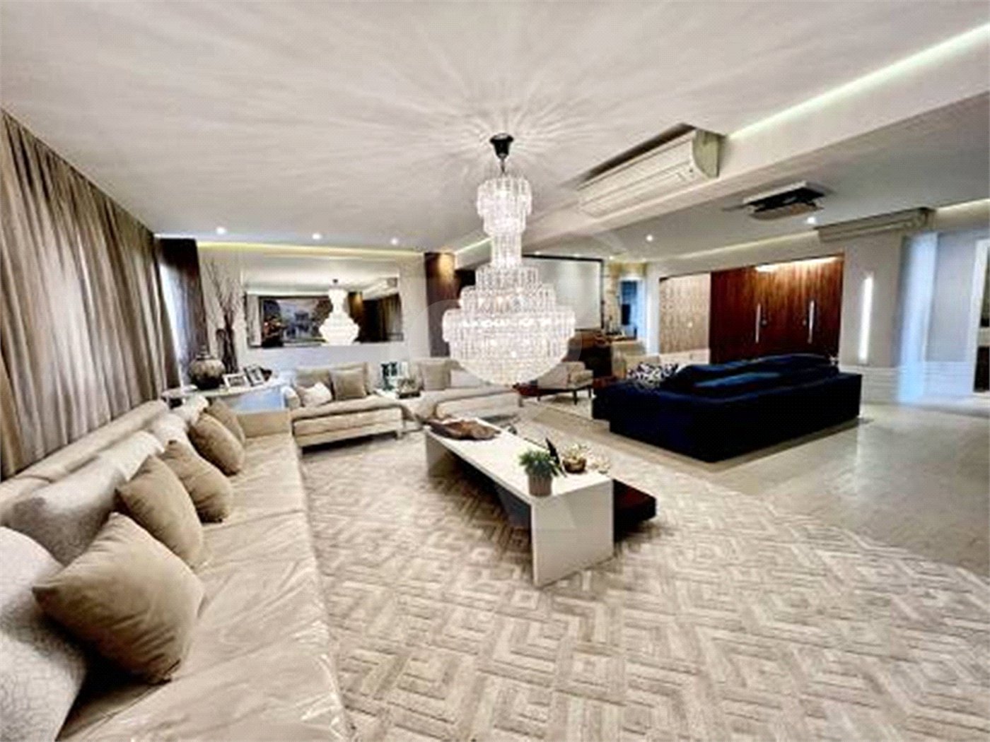 Apartamento à venda com 4 suítes em Santa Terezinha, São Paulo, SP