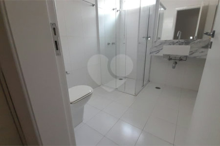 Sobrado à venda com 6 quartos, sendo 5 suítes, no Centro, São Bernardo do Campo, SP
