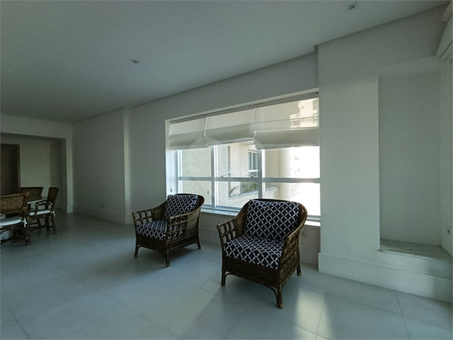 Apartamento para alugar com 3 suítes em Jardim Virgínia, Guarujá, SP