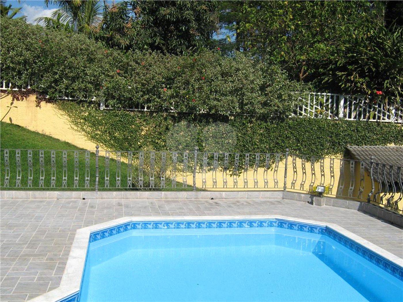 Casa à venda com 4 quartos, sendo 2 suítes, no condomínio Estância Marambaia, Vinhedo - SP
