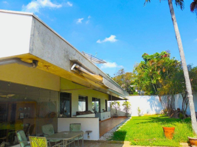 Sobrado à venda ou para alugar com 4 quartos, sendo 1 suíte,  em Alto da Boa Vista, São Paulo, SP