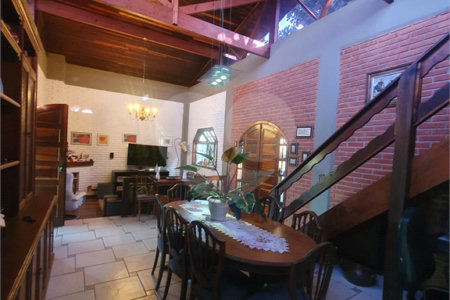 Casa à venda com 4 quartos, sendo 2 suítes,  no condomínio Vinhas da Vista Alegre - Lado Café, Vinhedo - SP