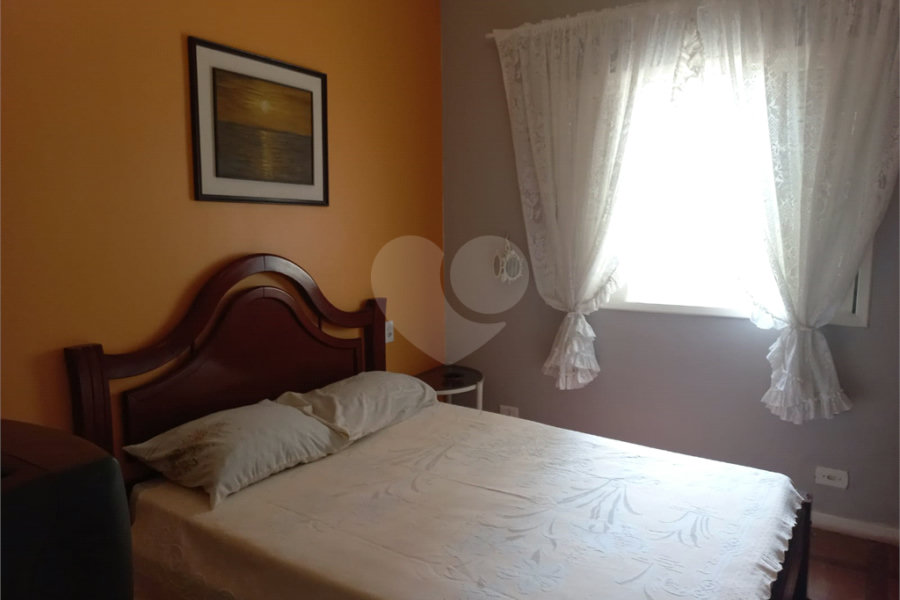 Casa à venda com 4 quartos, sendo 2 suítes, no condomínio Residencial Ypeville, Mairiporã - SP