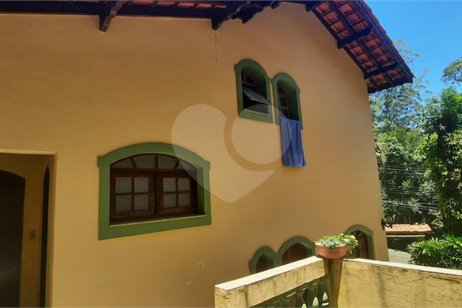Casa à venda com 4 quartos, sendo 1 suíte, no condomínio Parque Imperial da Cantareira, Mairiporã - SP