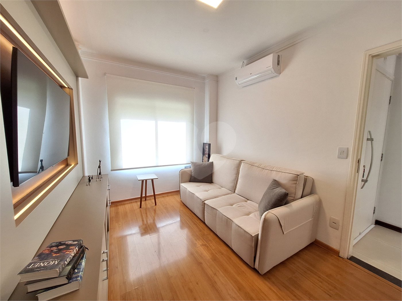 Casa à venda com 3 suítes no condomínio Residencial Villa Di Treviso, Vinhedo - SP