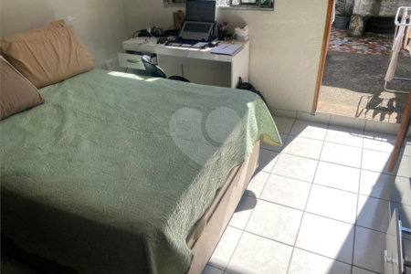 Sobrado à venda com 2 quartos em Vila Nivi, São Paulo, SP