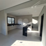 Casa à venda com 3 suítes no condomínio Reserva dos Jatobás, Louveira - SP