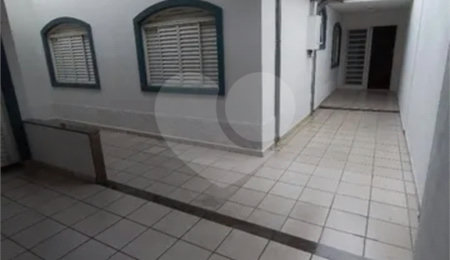 Casa à venda com 3 quartos, sendo 2 suítes, em Conjunto Residencial Trinta e Um de Março, São José dos Campos, SP