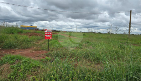 Terreno à venda em Parque Residencial São Lucas, Araraquara, SP