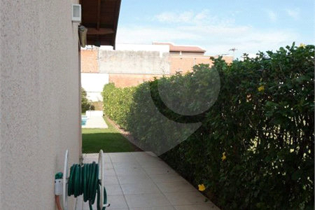 Casa para alugar com 4 quartos, sendo 2 suítes, no condomínio Mont Serrat, Salto - SP