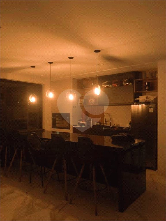 Sobrado à venda com 4 quartos, sendo 2 suítes,  no Centro, Joanópolis, SP