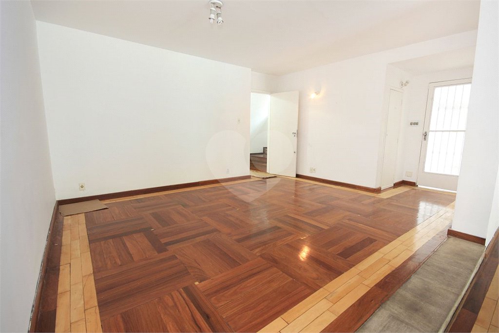 Sobrado à venda com 4 quartos, sendo 2 suítes,  em Alto da Boa Vista, São Paulo, SP