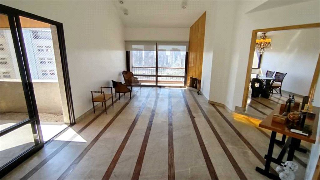 Duplex para alugar com 3 suítes em Real Parque, São Paulo, SP
