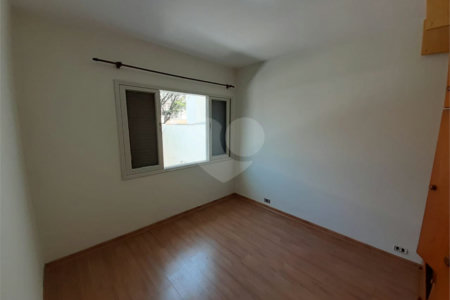 Sobrado à venda com 3 quartos, sendo 1 suíte,  em Parque da Lapa, São Paulo, SP