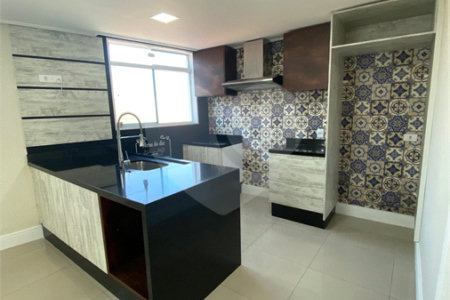 Casa à venda com 3 quartos, sendo 1 suíte, no condomínio Ana Carolina, São Paulo - SP