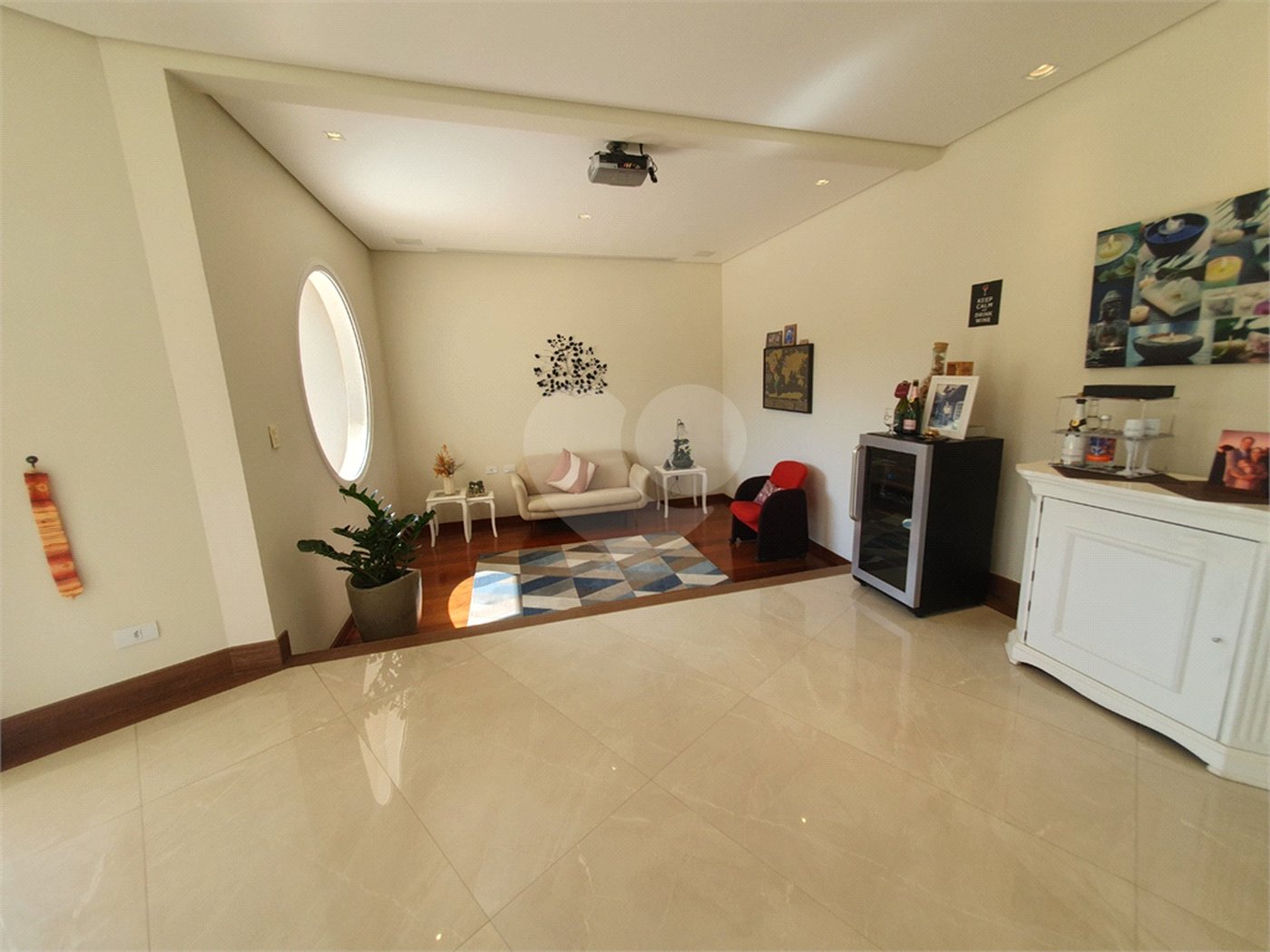 Casa à venda com 5 suítes no condomínio Vila Hípica I, Vinhedo - SP