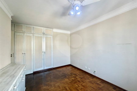 Apartamento à venda com 4 quartos, sendo 1 suíte, em Chácara Santo Antônio, São Paulo, SP