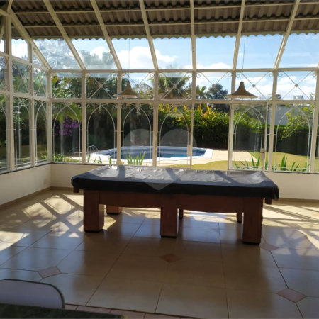 Casa à venda ou para alugar com 5 quartos, sendo 3 suítes, no condomínio Fazenda Lago Azul, Araçoiaba da Serra - SP