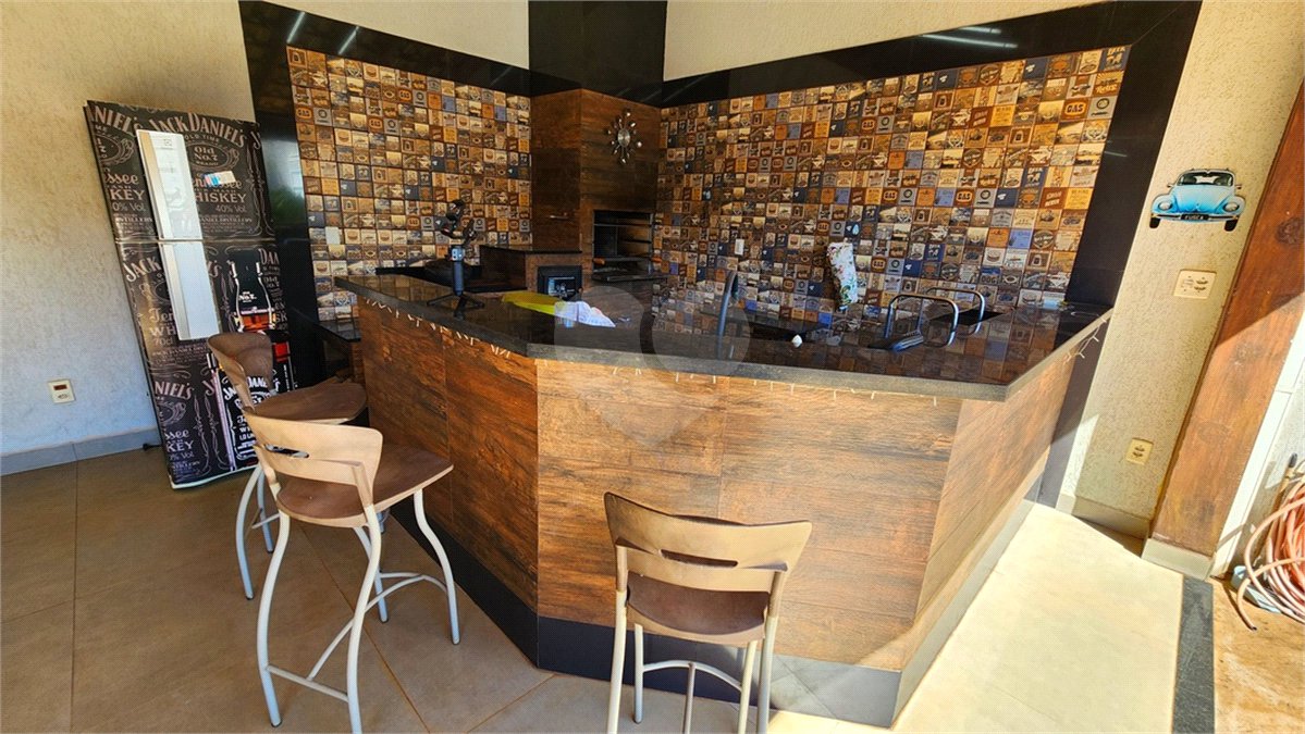 Casa à venda com 1 suíte em Jardim Pinheiros (vila Xavier), Araraquara, SP