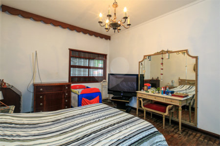 Casa Térrea à venda com 4 quartos, sendo 1 suíte, em Alto da Boa Vista, São Paulo, SP
