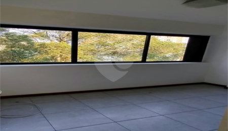 Apartamento à venda com 2 quartos, sendo 1 suíte,  em Jardim Parque Morumbi, São Paulo, SP